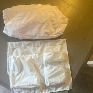 Twin XL Mattress Cover and Bed Organizer Like New